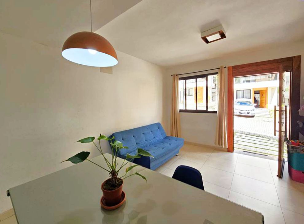 Casa com 3 dormitórios / 1 suíte, 150,02 a/c e condomínio com lazer., foto 2 de 33