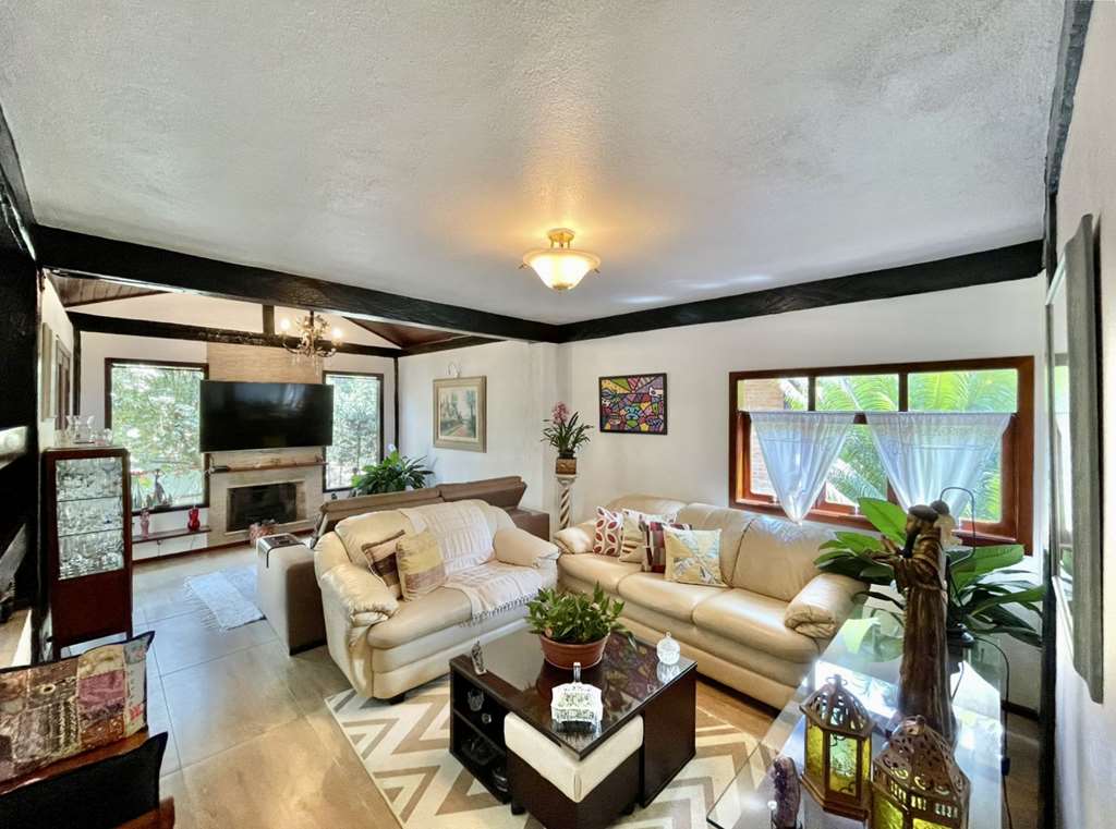 Casa com 3 dormitórios (sendo 1 suíte) / 183,31m² na Granja Viana, foto 6 de 55