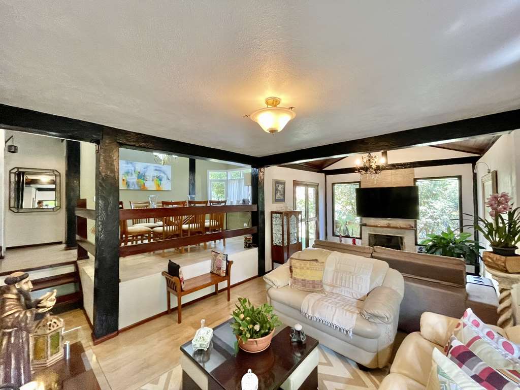 Casa com 3 dormitórios (sendo 1 suíte) / 183,31m² na Granja Viana, foto 7 de 55