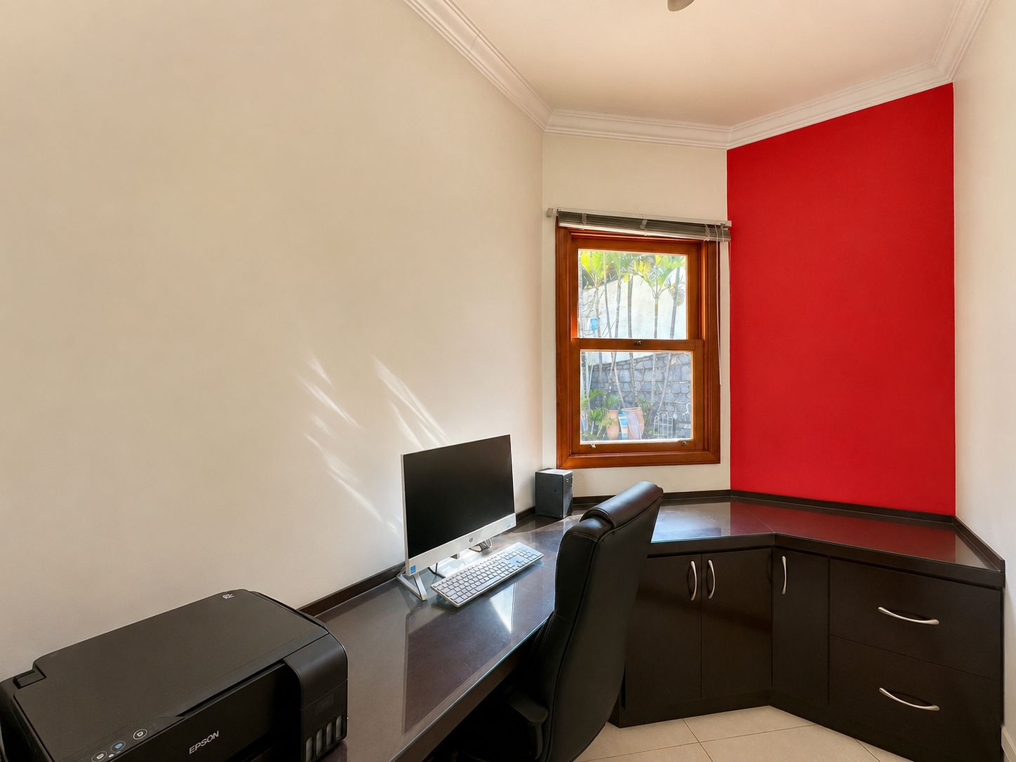 Casa com 3 dormitórios (sendo 1 suíte), lareira, piscina e gourmet, foto 6 de 46