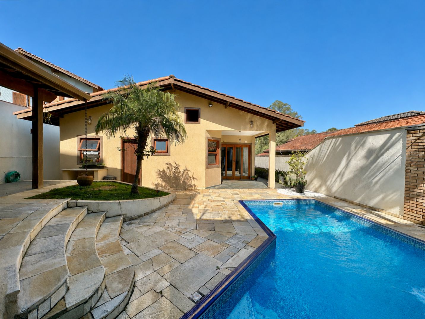 Casa com 3 dormitórios (sendo 1 suíte), lareira, piscina e gourmet, foto 7 de 46