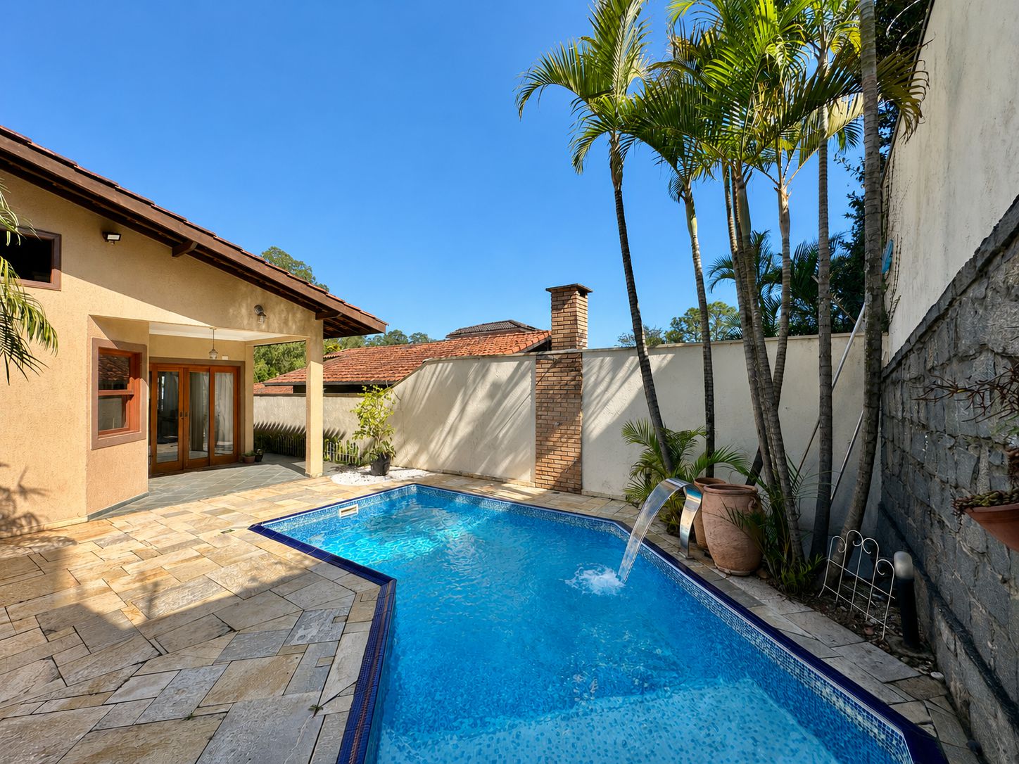 Casa com 3 dormitórios (sendo 1 suíte), lareira, piscina e gourmet, foto 9 de 46