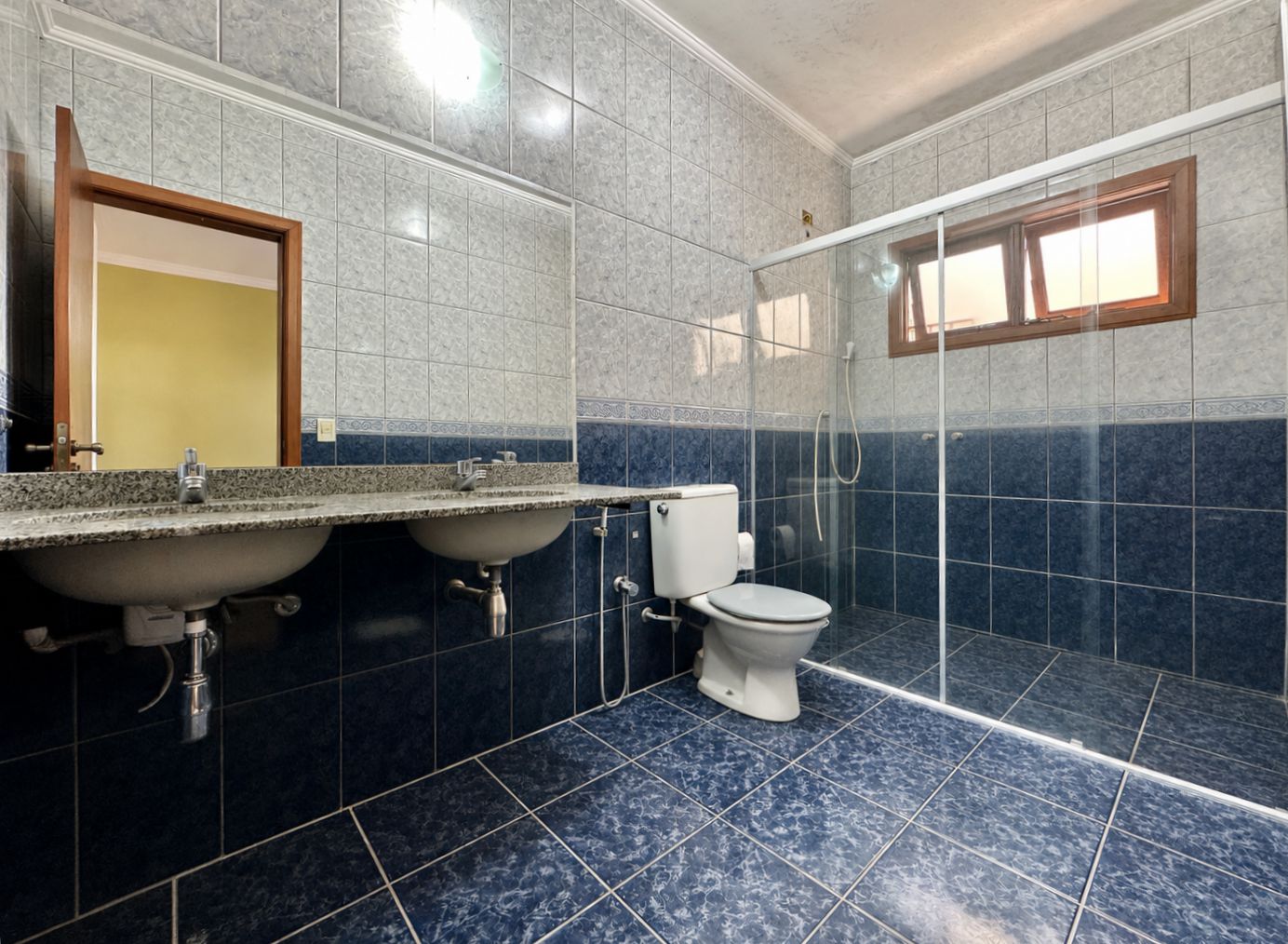 Casa com 3 dormitórios (sendo 1 suíte), lareira, piscina e gourmet, foto 12 de 46