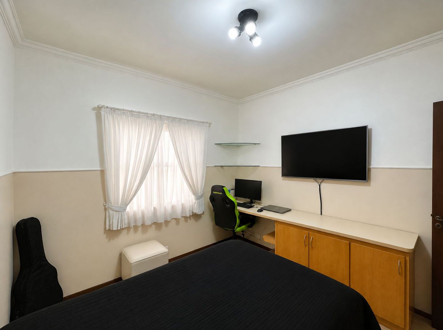 Casa com 3 dormitórios (sendo 1 suíte), lareira, piscina e gourmet, foto 13 de 46