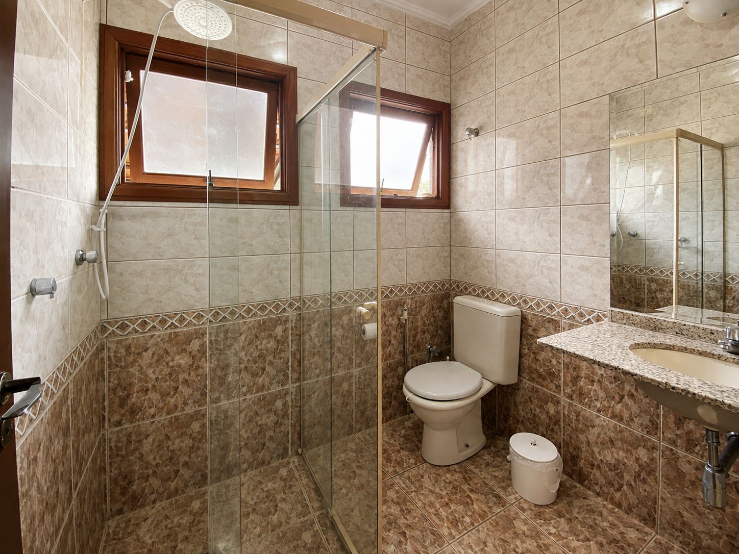 Casa com 3 dormitórios (sendo 1 suíte), lareira, piscina e gourmet, foto 17 de 46