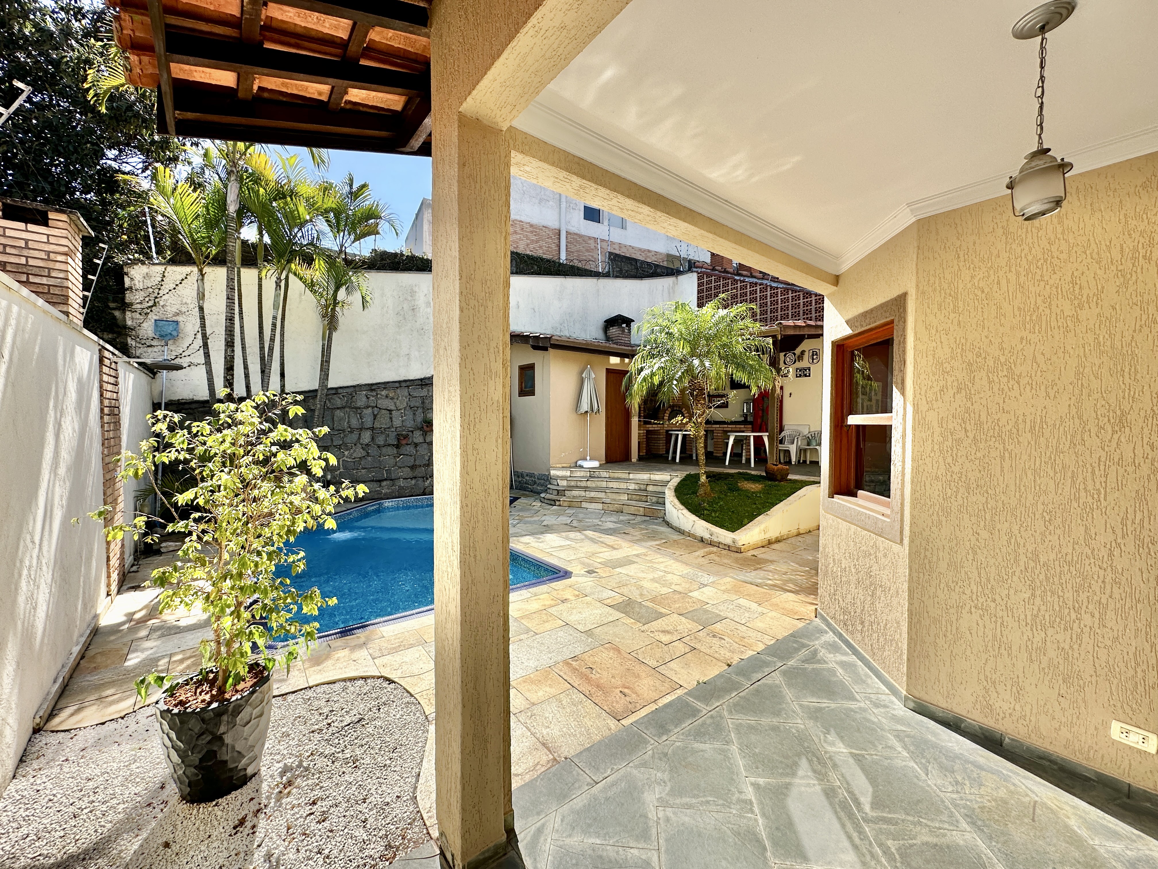 Casa com 3 dormitórios (sendo 1 suíte), lareira, piscina e gourmet, foto 20 de 46