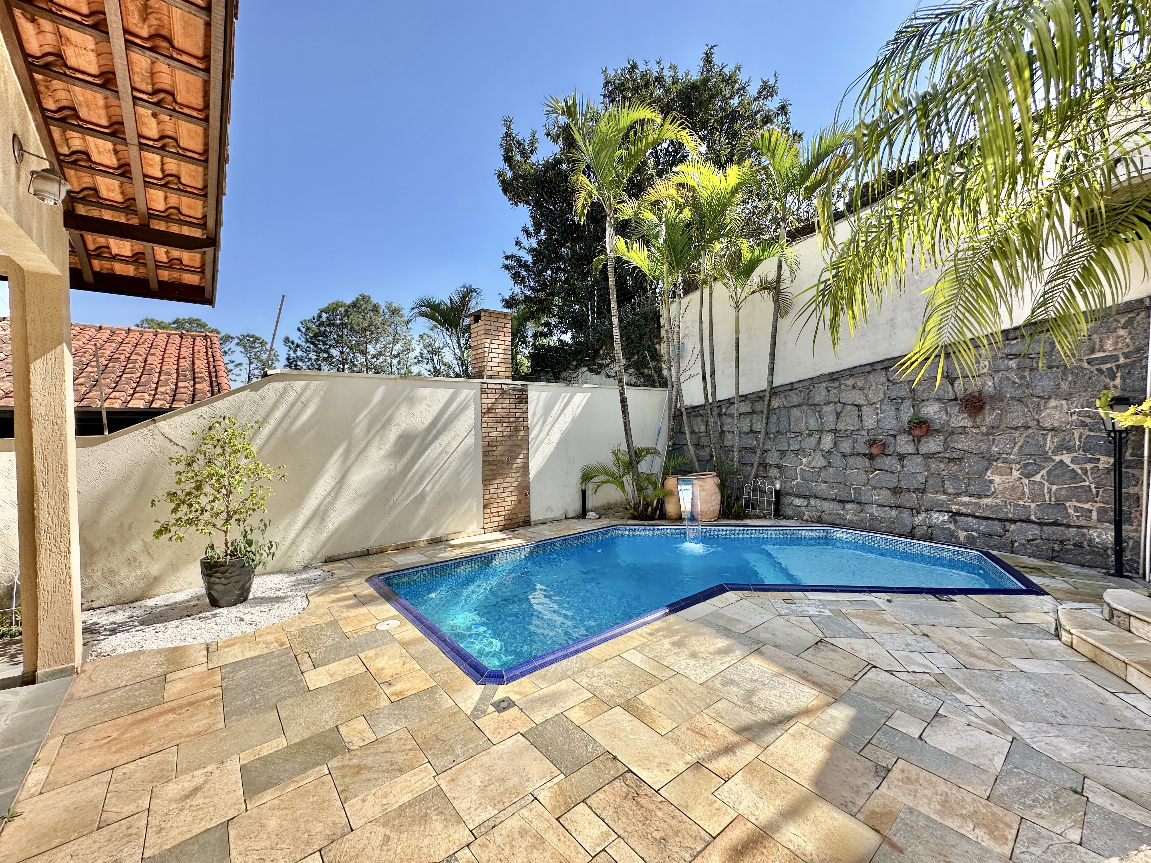 Casa com 3 dormitórios (sendo 1 suíte), lareira, piscina e gourmet, foto 24 de 46