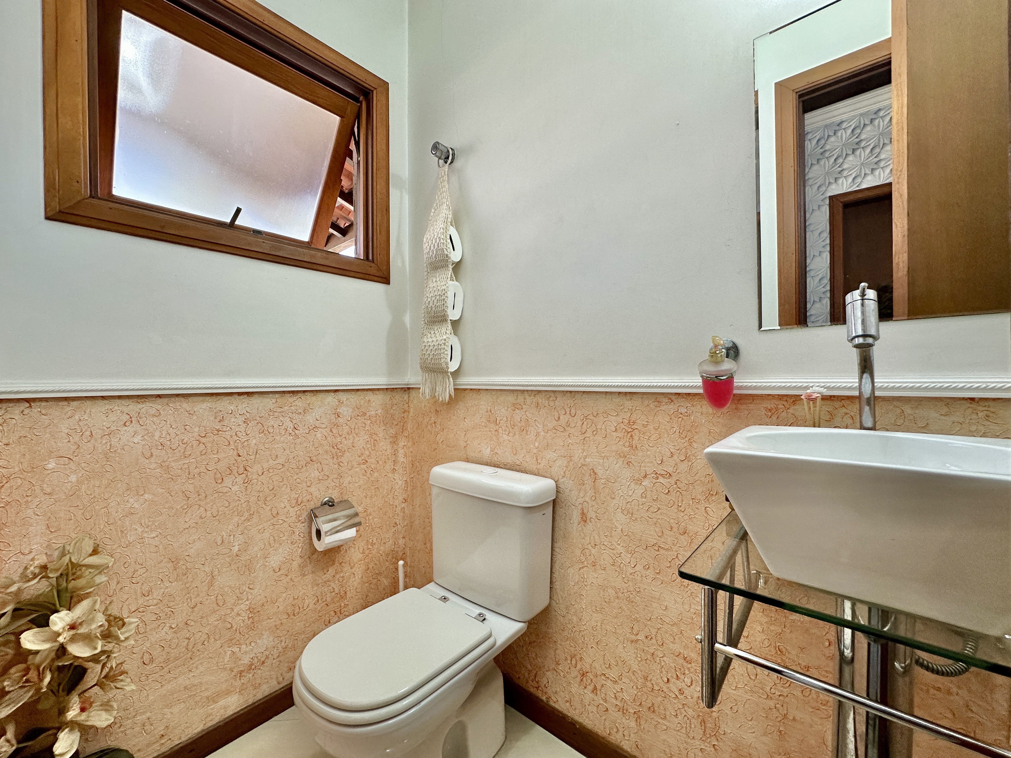 Casa com 3 dormitórios (sendo 1 suíte), lareira, piscina e gourmet, foto 28 de 46