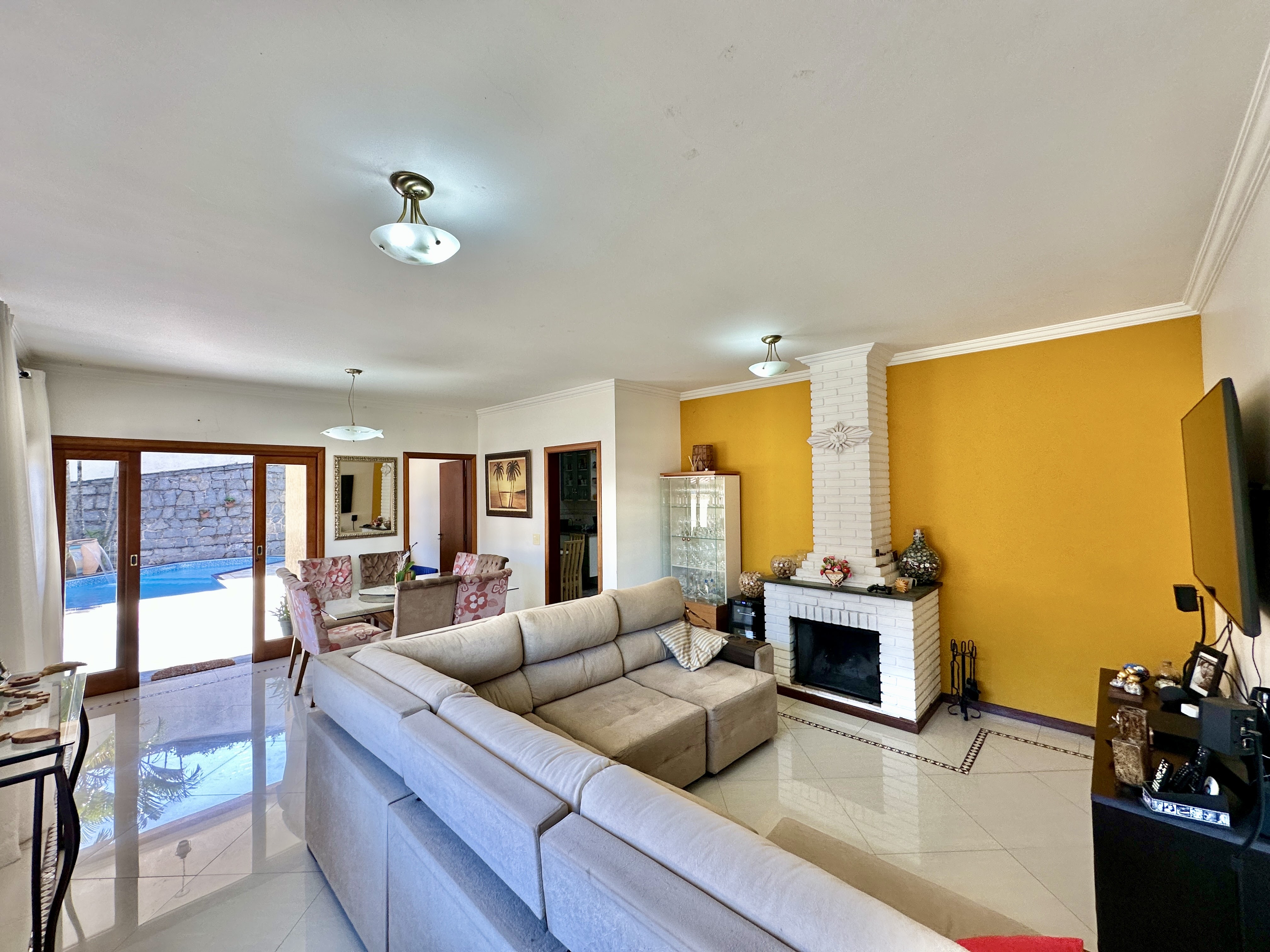 Casa com 3 dormitórios (sendo 1 suíte), lareira, piscina e gourmet, foto 31 de 46