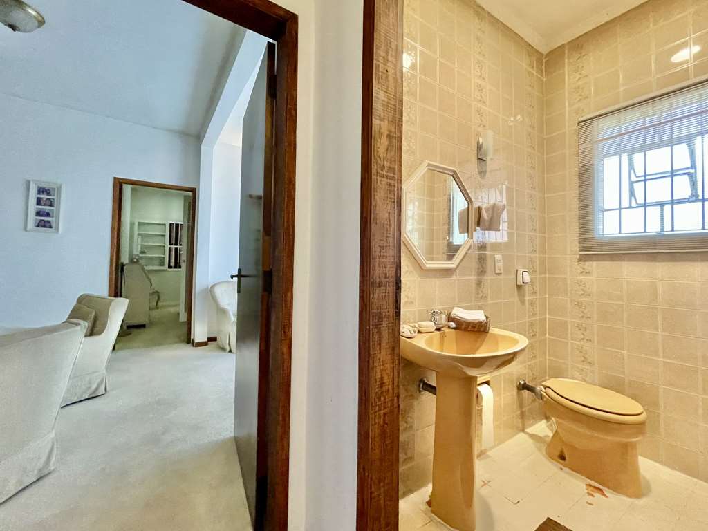 Casa 100% TÉRREA! 3 dormitórios/1 suíte + ap. hóspedes, em 6.370 m²!, foto 14 de 55