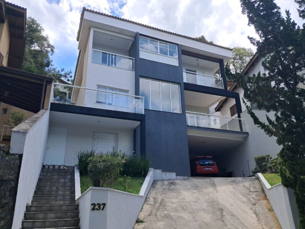 Casa com 3 suítes / 318,18m² a/c / por 1490000, foto 1 de 62