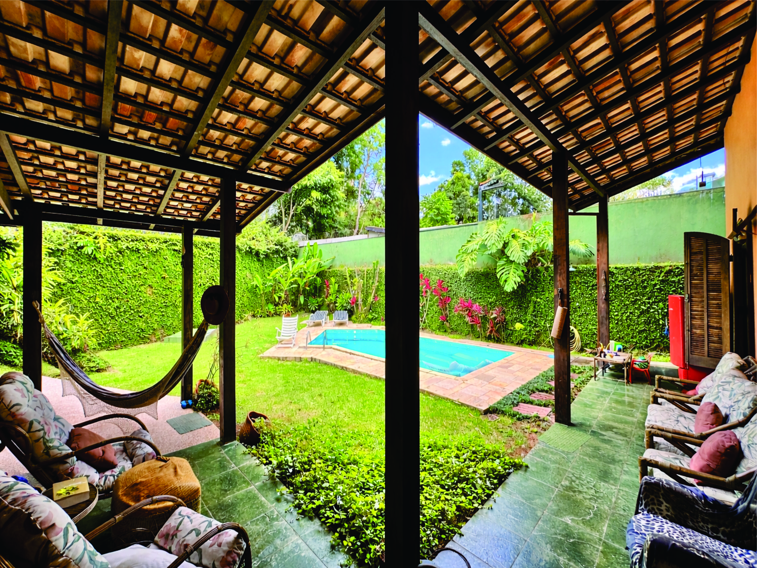 Casa 3 dormitórios / 1suíte. TÉRREA, privacidade, avarandada e piscina na Granja Viana, foto 10 de 47