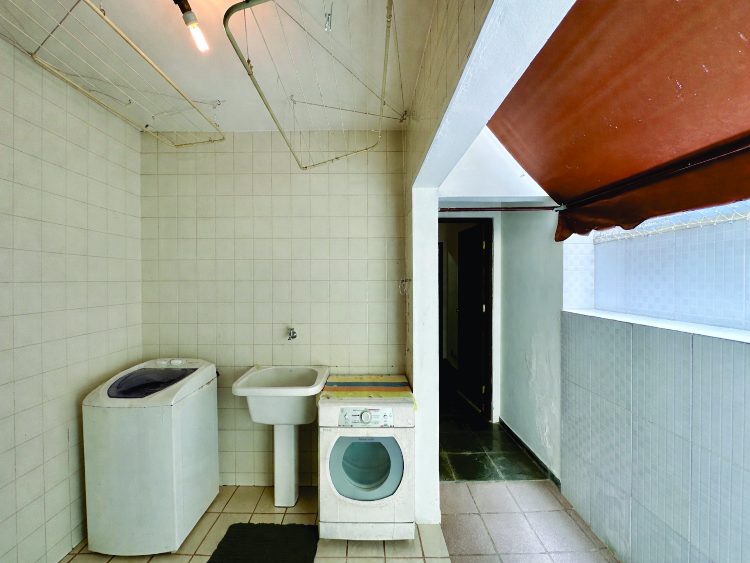 Casa 3 dormitórios / 1suíte. TÉRREA, privacidade, avarandada e piscina na Granja Viana, foto 19 de 47