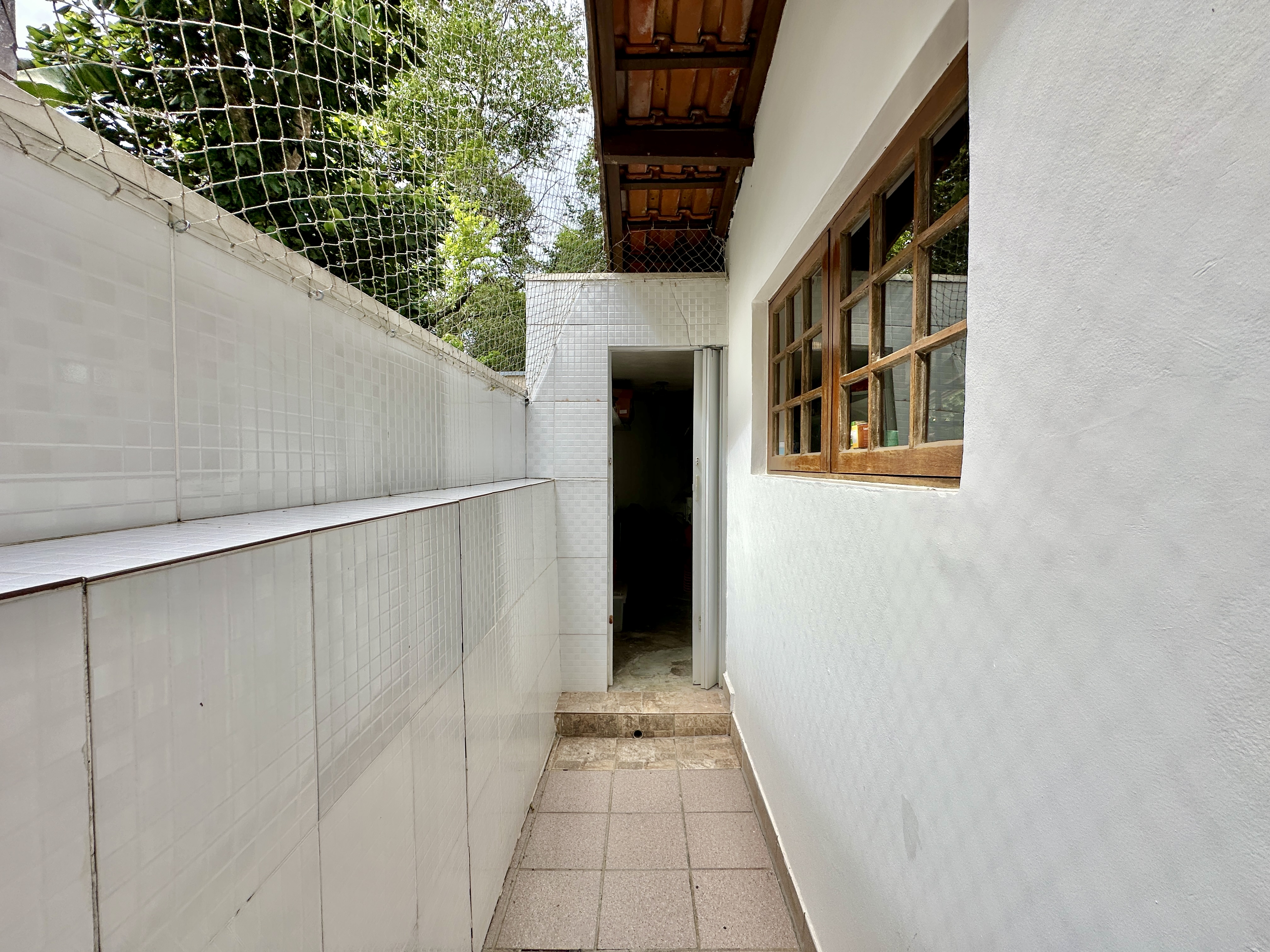 Casa 3 dormitórios / 1suíte. TÉRREA, privacidade, avarandada e piscina na Granja Viana, foto 36 de 47