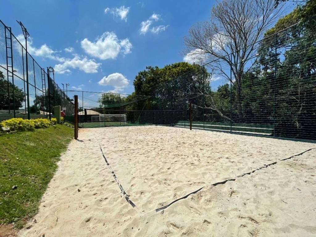 Casa 3 dormitórios / 1suíte. TÉRREA, privacidade, avarandada e piscina na Granja Viana, foto 45 de 47