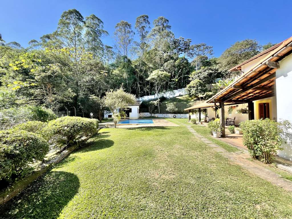 Casa com 3dormitórios/1suíte + hóspedes +caseiro / por 1.570.000,00, foto 8 de 49