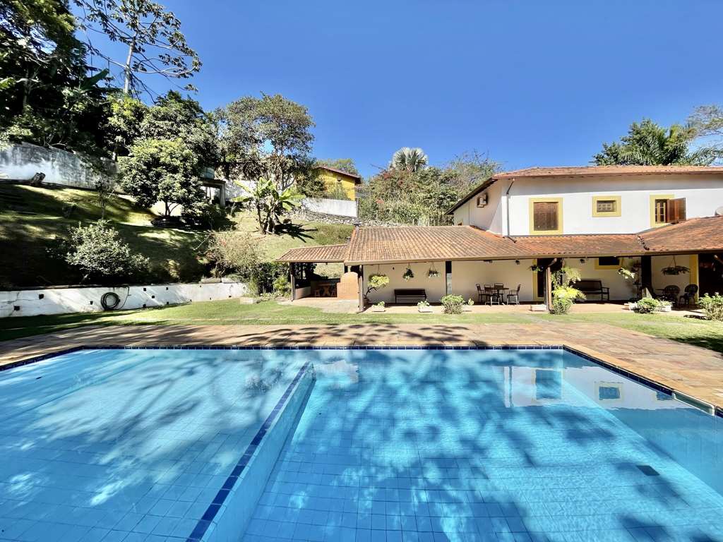 Casa com 3dormitórios/1suíte + hóspedes +caseiro / por 1.570.000,00, foto 9 de 49