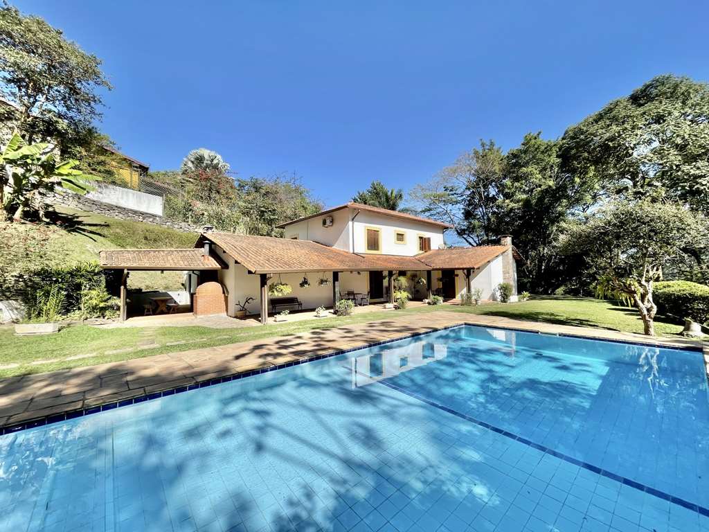 Casa com 3dormitórios/1suíte + hóspedes +caseiro / por 1.570.000,00, foto 10 de 49