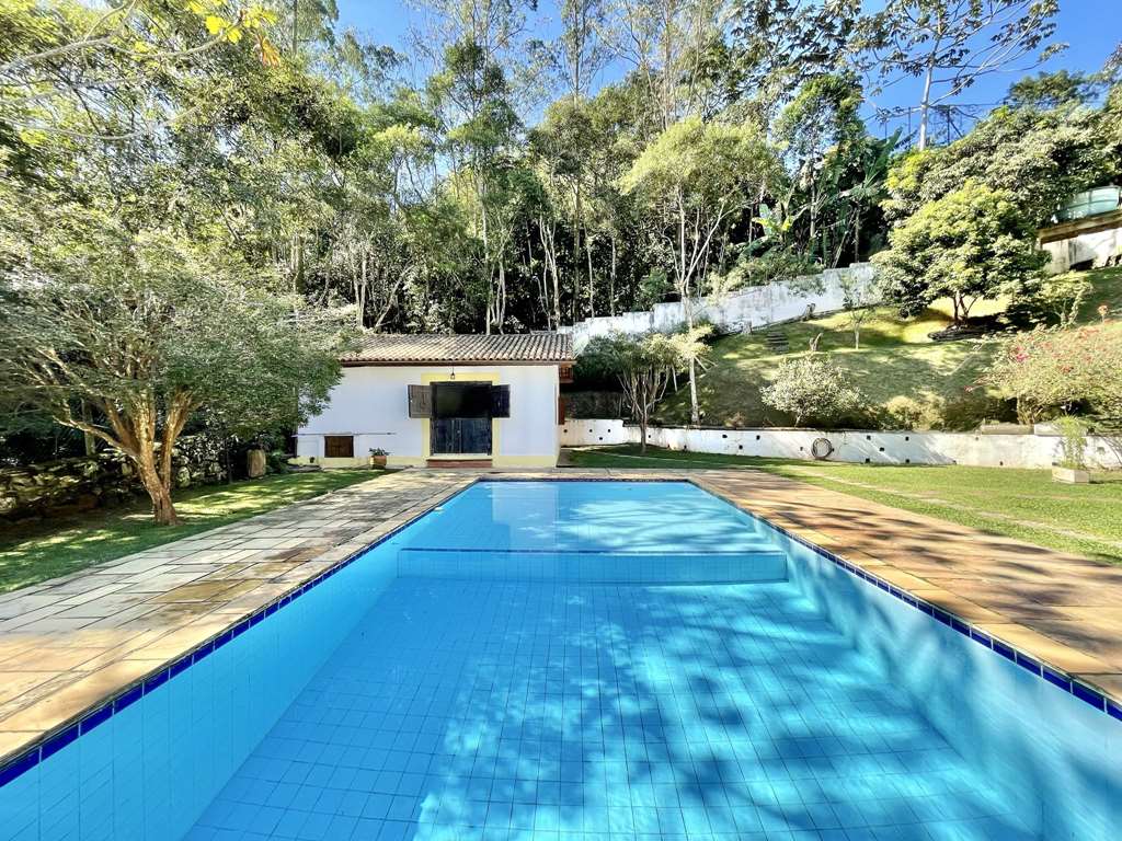 Casa com 3dormitórios/1suíte + hóspedes +caseiro / por 1.570.000,00, foto 11 de 49