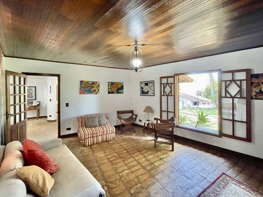Casa com 3dormitórios/1suíte + hóspedes +caseiro / por 1.570.000,00, foto 15 de 49