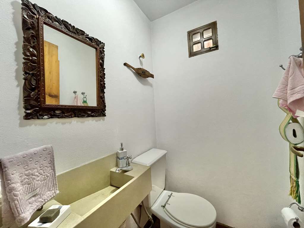Casa com 3dormitórios/1suíte + hóspedes +caseiro / por 1.570.000,00, foto 19 de 49