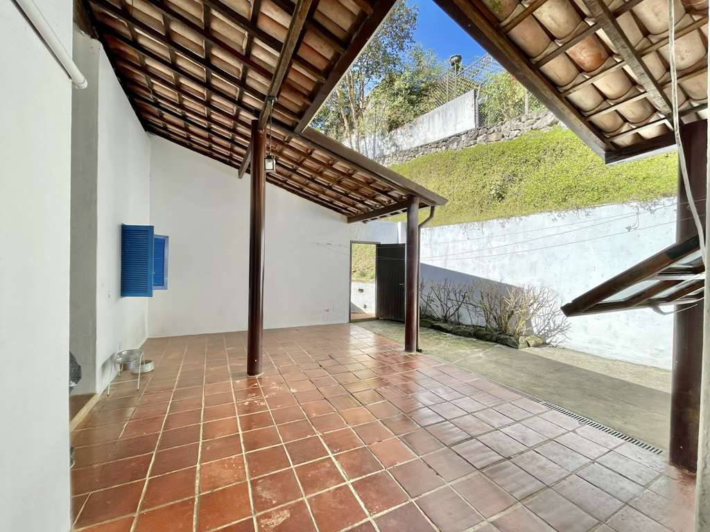 Casa com 3dormitórios/1suíte + hóspedes +caseiro / por 1.570.000,00, foto 22 de 49