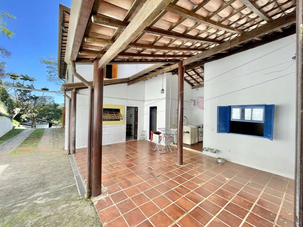 Casa com 3dormitórios/1suíte + hóspedes +caseiro / por 1.570.000,00, foto 25 de 49