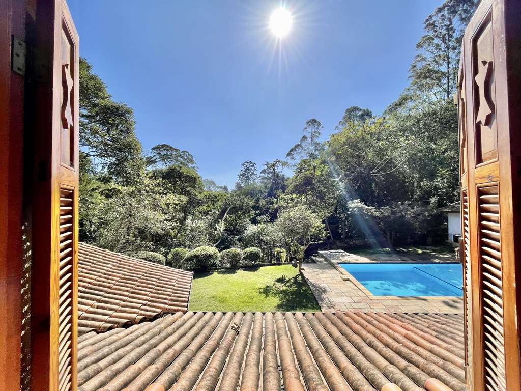 Casa com 3dormitórios/1suíte + hóspedes +caseiro / por 1.570.000,00, foto 34 de 49