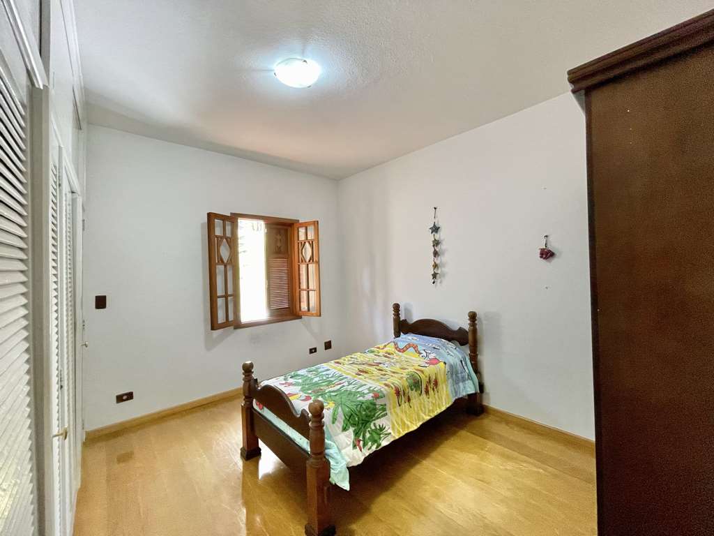 Casa com 3dormitórios/1suíte + hóspedes +caseiro / por 1.570.000,00, foto 36 de 49