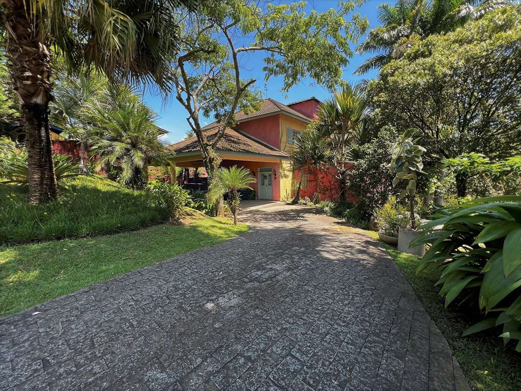 Casa com 5 dormitórios / 2suítes - Rústica e gourmet na Granja Viana, foto 6 de 65
