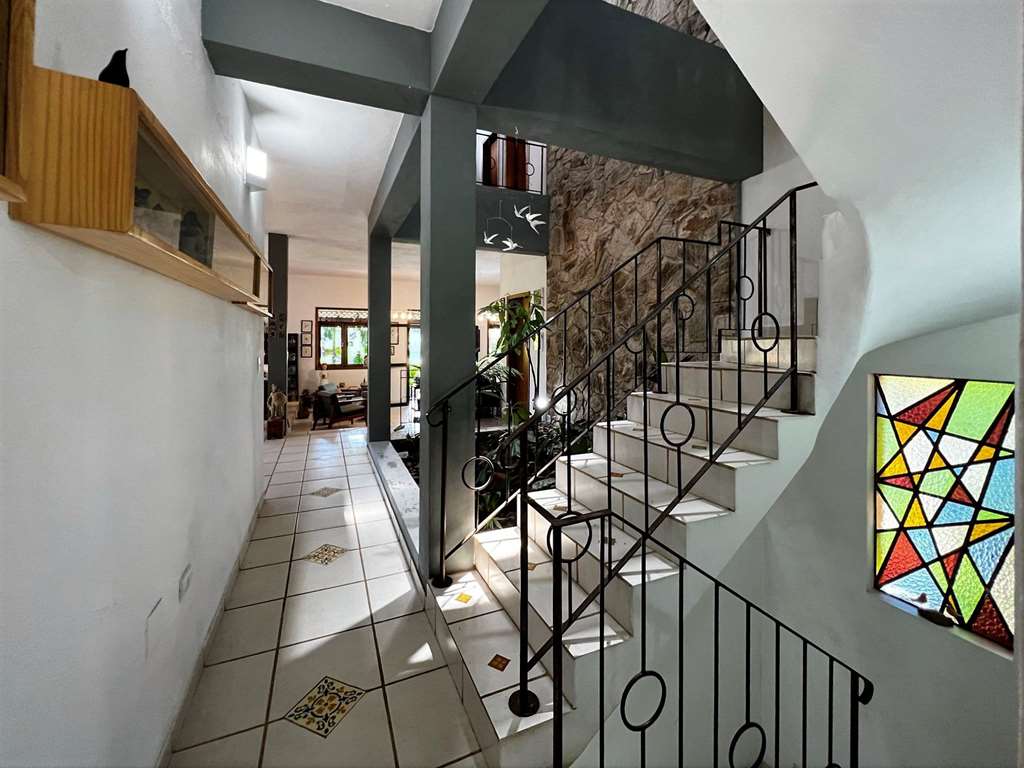 Casa com 5 dormitórios / 2suítes - Rústica e gourmet na Granja Viana, foto 11 de 65