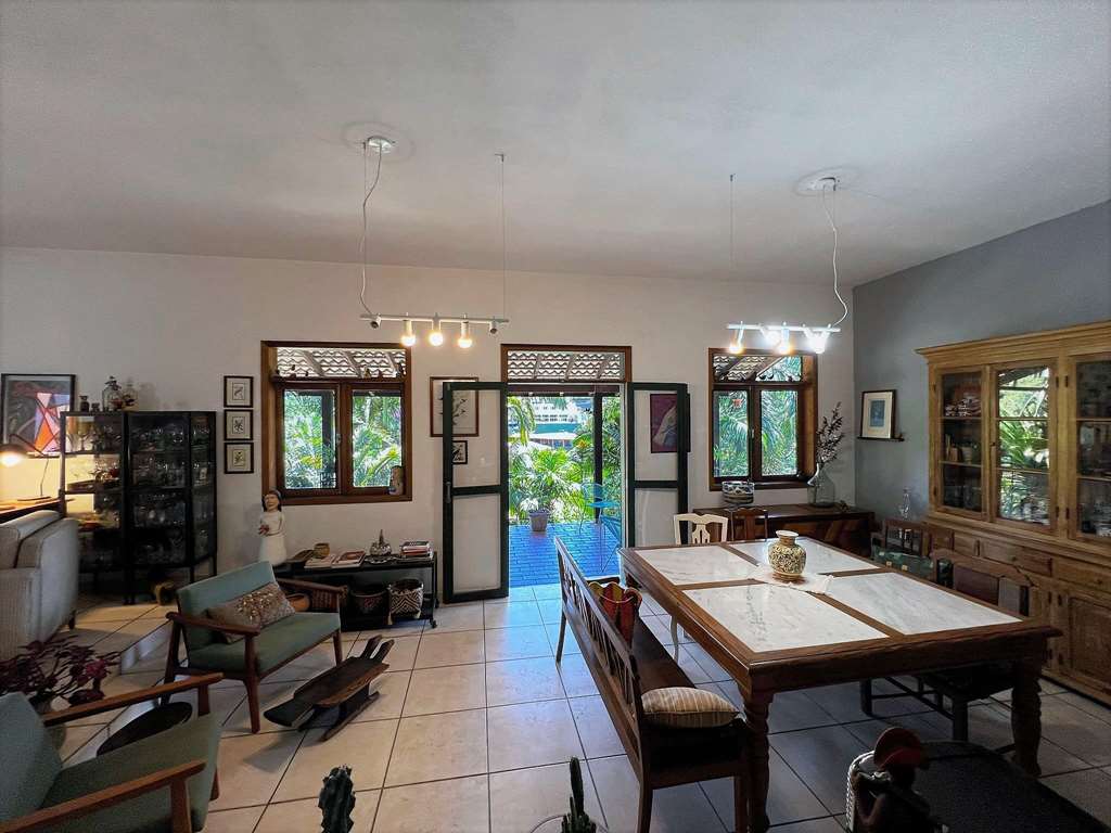Casa com 5 dormitórios / 2suítes - Rústica e gourmet na Granja Viana, foto 18 de 65