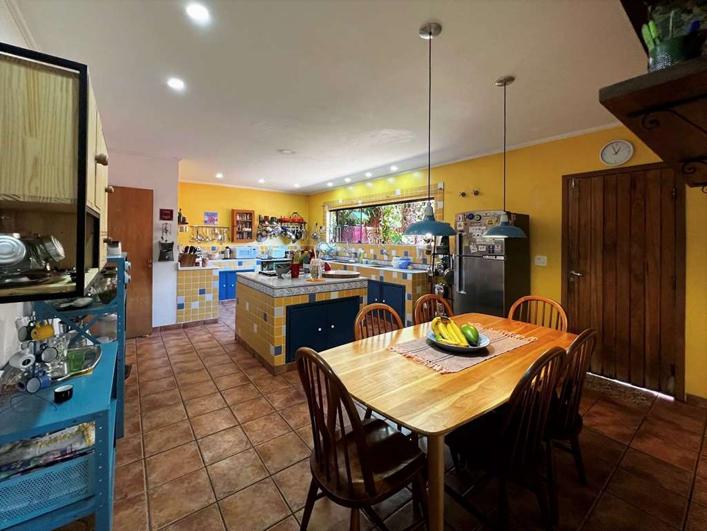 Casa com 5 dormitórios / 2suítes - Rústica e gourmet na Granja Viana, foto 28 de 65