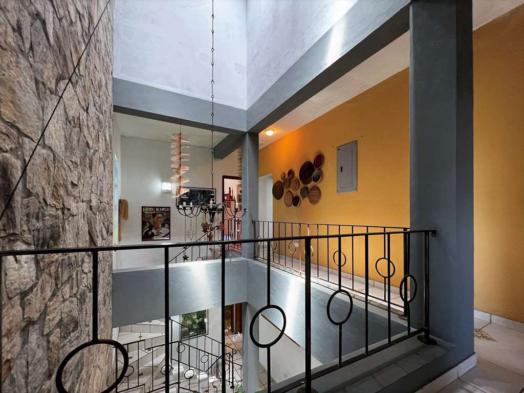 Casa com 5 dormitórios / 2suítes - Rústica e gourmet na Granja Viana, foto 32 de 65