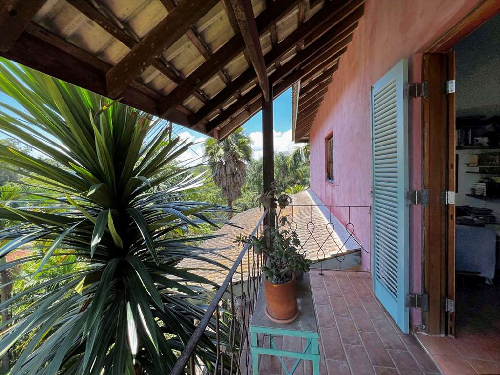 Casa com 5 dormitórios / 2suítes - Rústica e gourmet na Granja Viana, foto 35 de 65