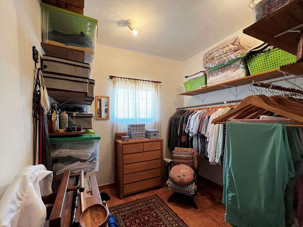 Casa com 5 dormitórios / 2suítes - Rústica e gourmet na Granja Viana, foto 37 de 65