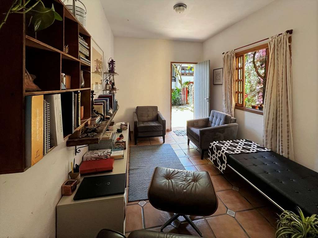 Casa com 5 dormitórios / 2suítes - Rústica e gourmet na Granja Viana, foto 49 de 65