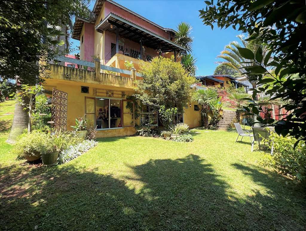 Casa com 5 dormitórios / 2suítes - Rústica e gourmet na Granja Viana, foto 56 de 65