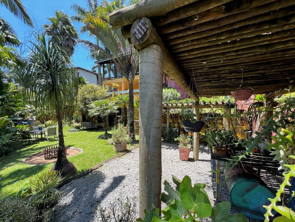 Casa com 5 dormitórios / 2suítes - Rústica e gourmet na Granja Viana, foto 61 de 65