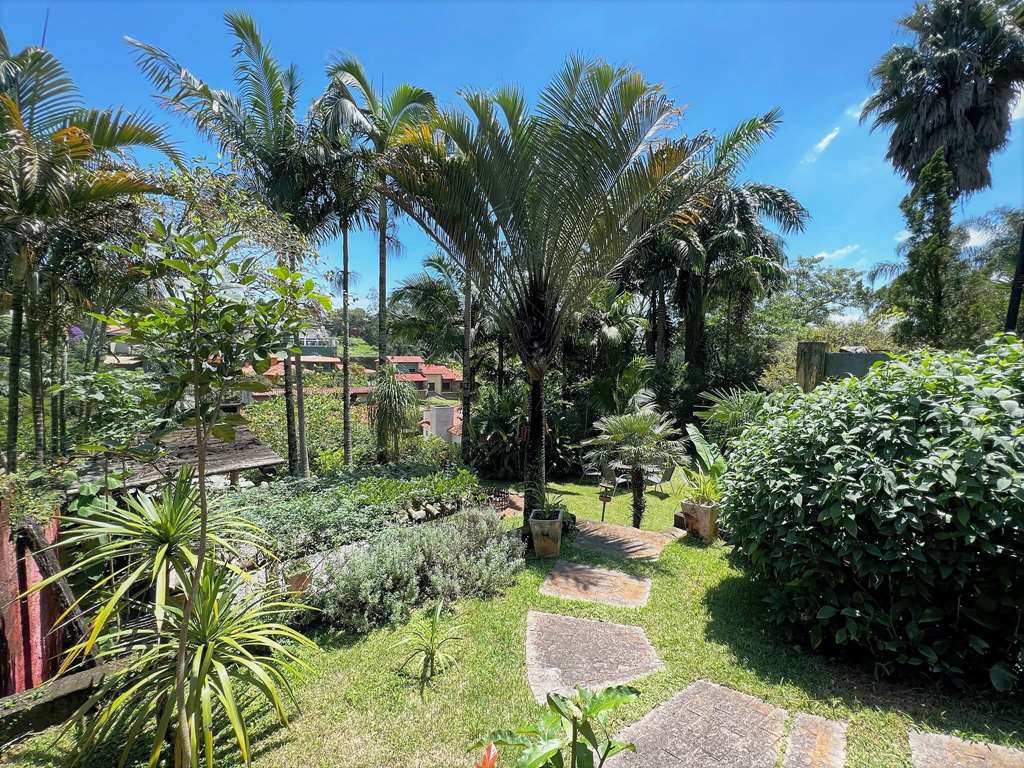 Casa com 5 dormitórios / 2suítes - Rústica e gourmet na Granja Viana, foto 64 de 65