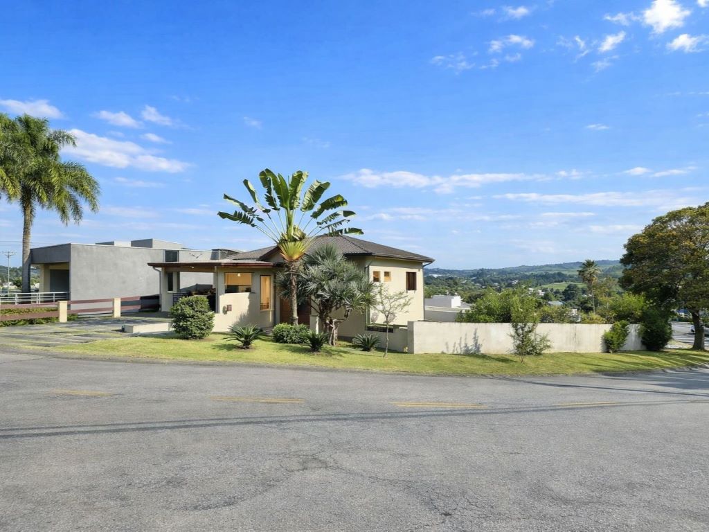 Casa com 3 suítes, amplo salão inferior e varanda gourmet c/ jacuzzi, foto 2 de 64