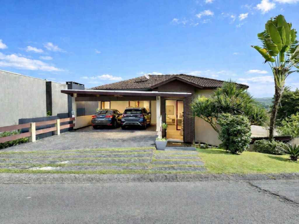 Casa com 3 suítes, amplo salão inferior e varanda gourmet c/ jacuzzi, foto 1 de 64