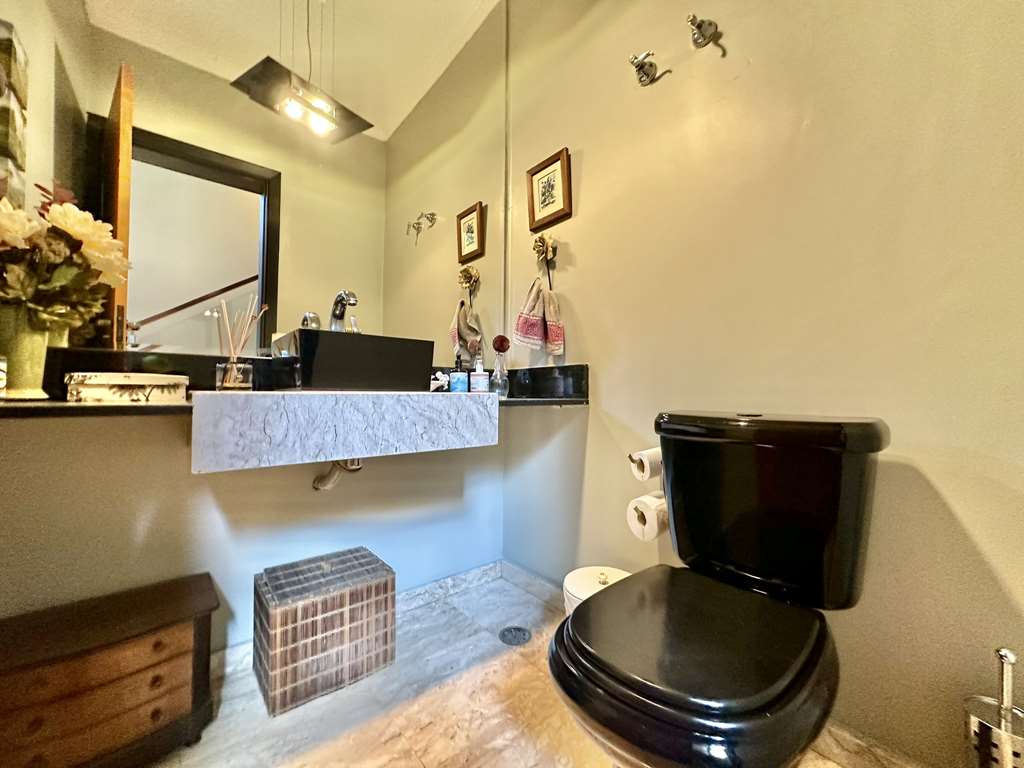 Casa com 3 suítes, amplo salão inferior e varanda gourmet c/ jacuzzi, foto 8 de 64