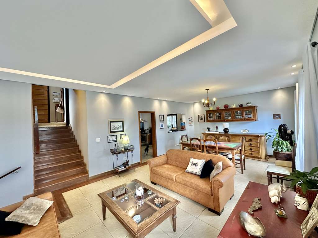 Casa com 3 suítes, amplo salão inferior e varanda gourmet c/ jacuzzi, foto 10 de 64