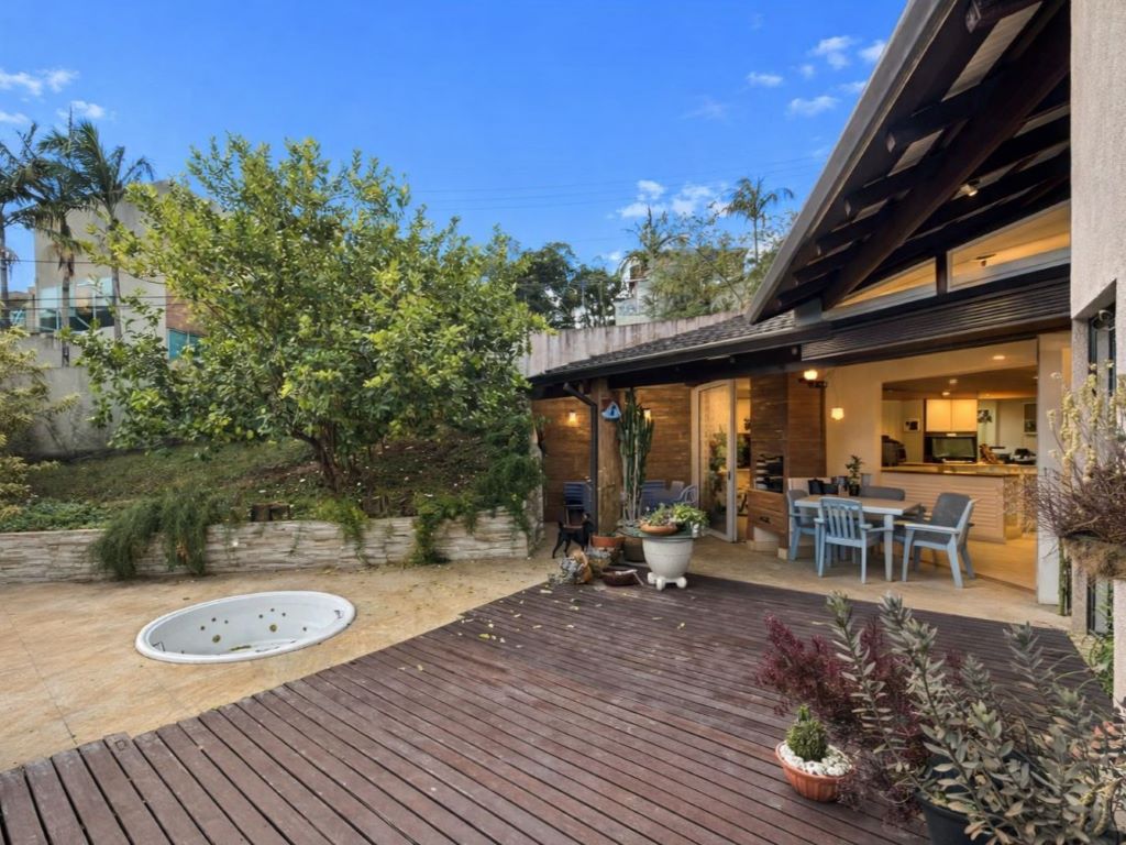 Casa com 3 suítes, amplo salão inferior e varanda gourmet c/ jacuzzi, foto 23 de 64
