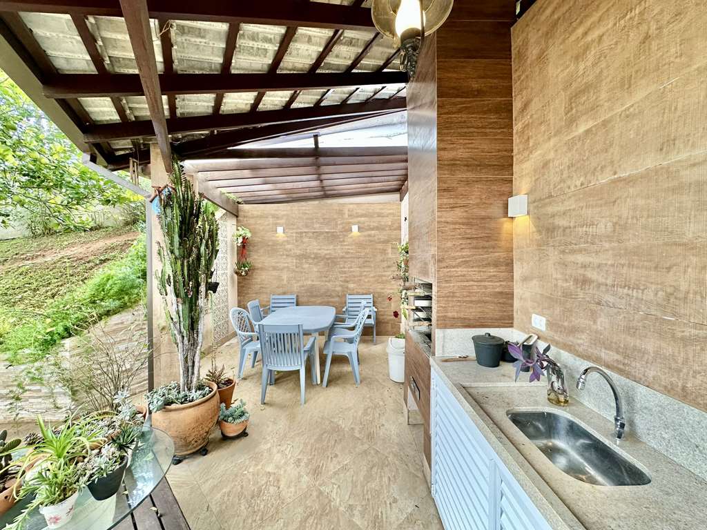 Casa com 3 suítes, amplo salão inferior e varanda gourmet c/ jacuzzi, foto 27 de 64