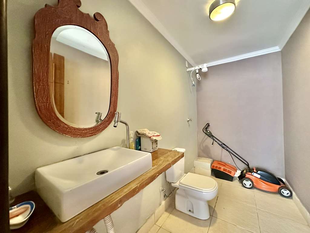 Casa com 3 suítes, amplo salão inferior e varanda gourmet c/ jacuzzi, foto 36 de 64