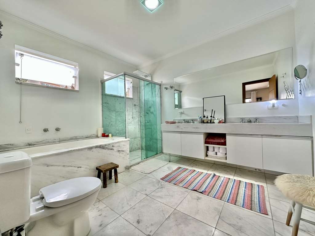 Casa com 3 suítes, amplo salão inferior e varanda gourmet c/ jacuzzi, foto 45 de 64