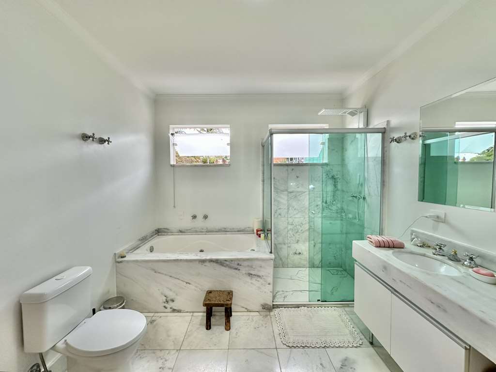 Casa com 3 suítes, amplo salão inferior e varanda gourmet c/ jacuzzi, foto 46 de 64