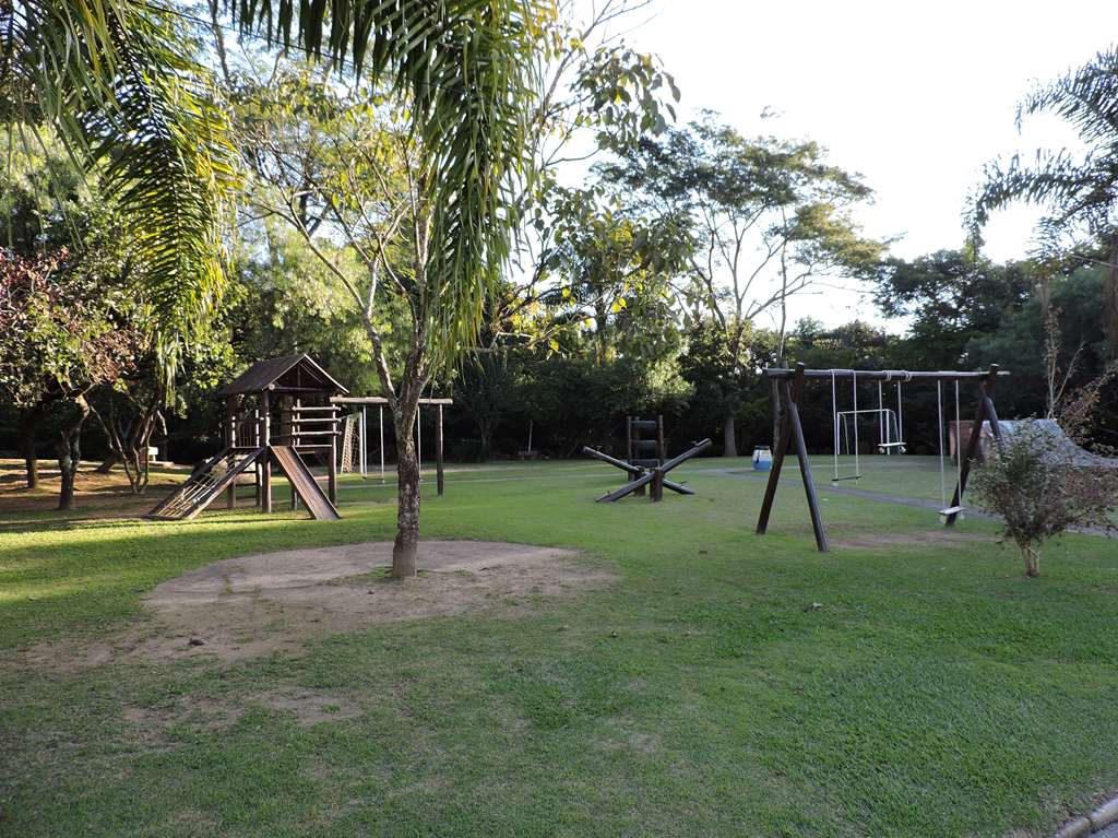 Casa com 4 dormitórios / 2 suítes / piscina por 1.600.000,00, foto 2 de 65